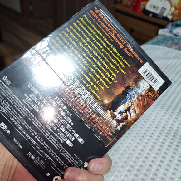 UNOPENED NWT 2007 THE GOONIES ORIGINAL DVD MOVIE - Picture 2 of 5